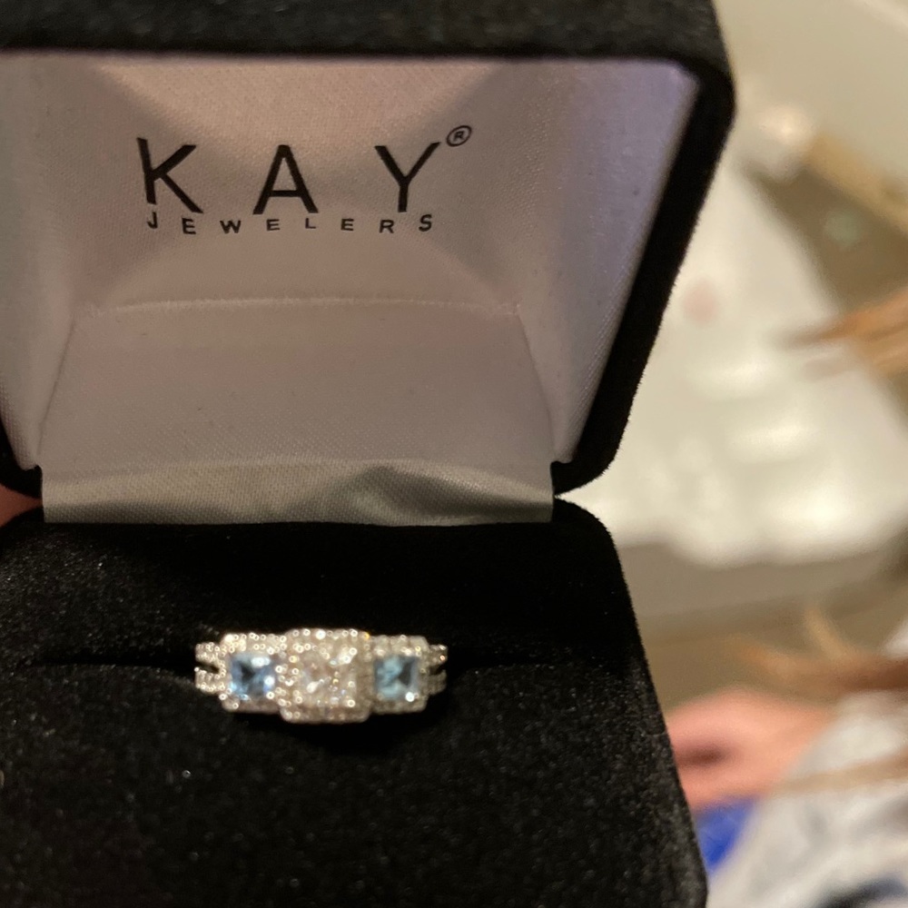 Meet your Posher, Angela